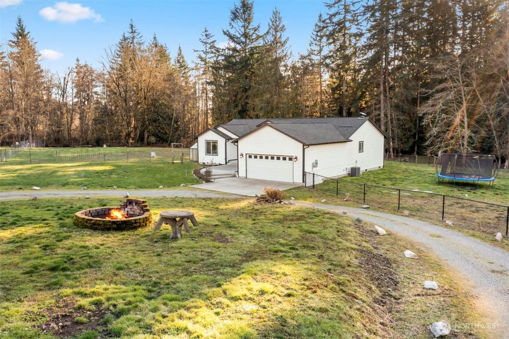 29904 12th Avenue Ct E, Roy, WA 98580