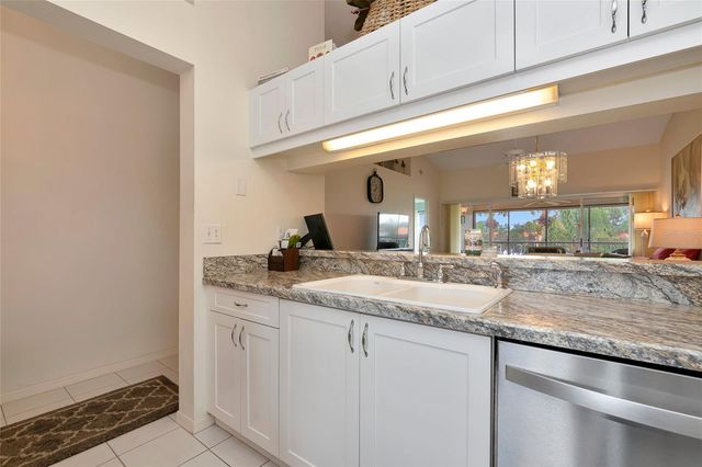 4206 CADDIE DRIVE E 201, Bradenton, FL 34203