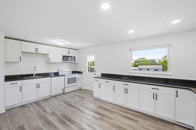 1852 Lewiston Court, Forest Park, OH 45240