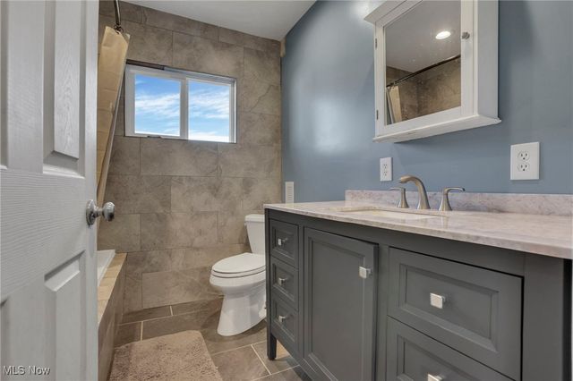 5636 Old Logan Road SE, Lancaster, OH 43130