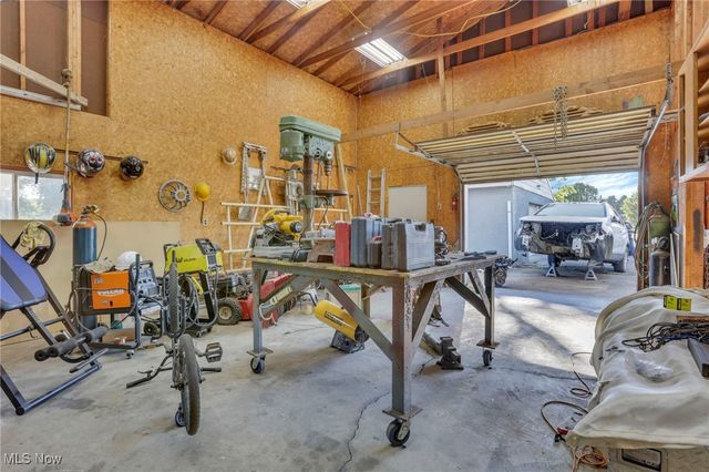 5636 Old Logan Road SE, Lancaster, OH 43130