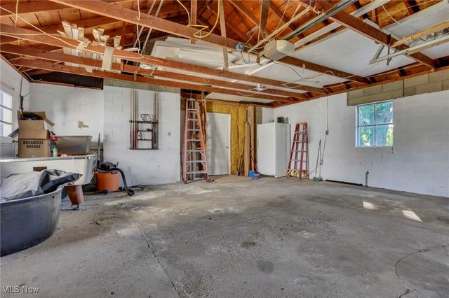 5636 Old Logan Road SE, Lancaster, OH 43130