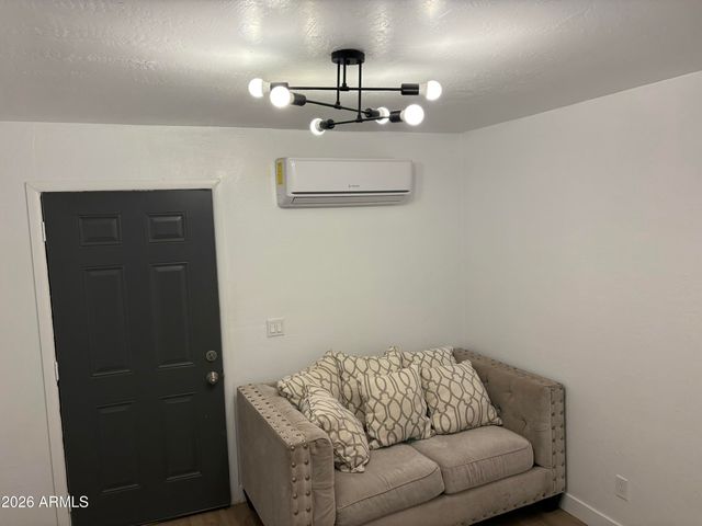 1015 S 1ST Avenue, Phoenix, AZ 85003