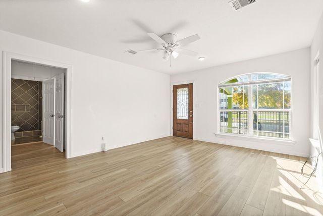 6515 Avenue F, Houston, TX 77011