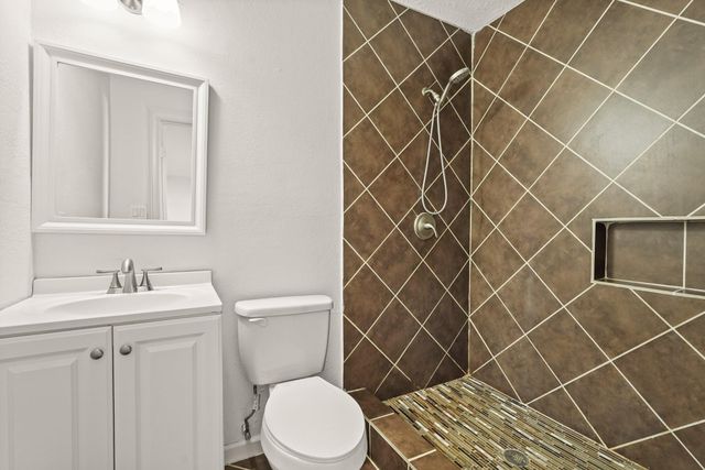 6515 Avenue F, Houston, TX 77011