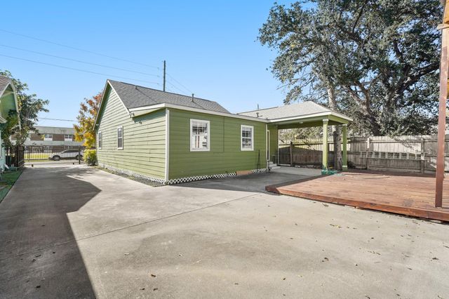 6515 Avenue F, Houston, TX 77011