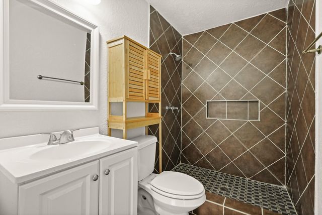 6515 Avenue F, Houston, TX 77011