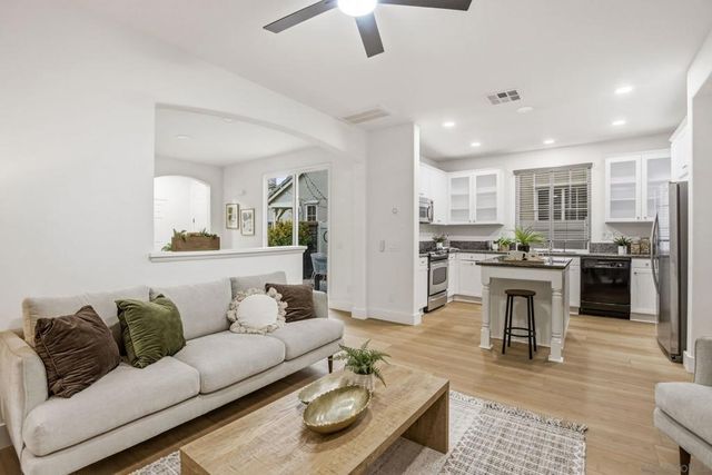 28848 Laurel Ln, Temecula, CA 92591