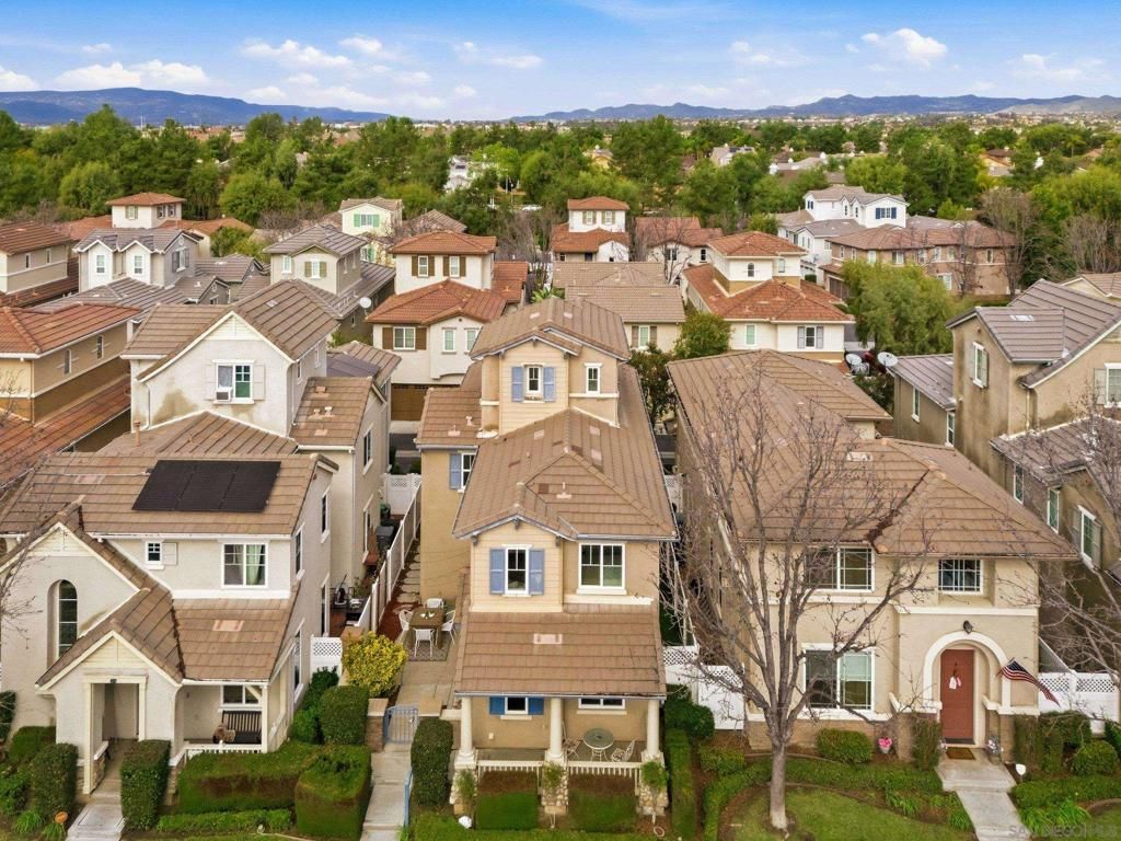 Image 11 of property listing at 28848 Laurel Ln, Temecula, CA 92591