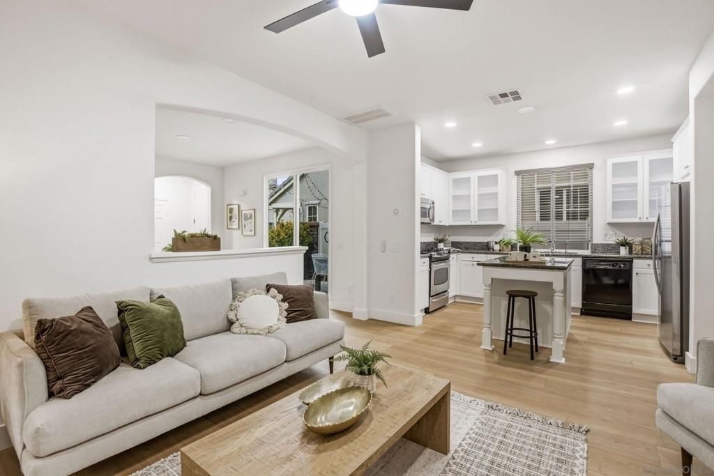 Image 23 of property listing at 28848 Laurel Ln, Temecula, CA 92591