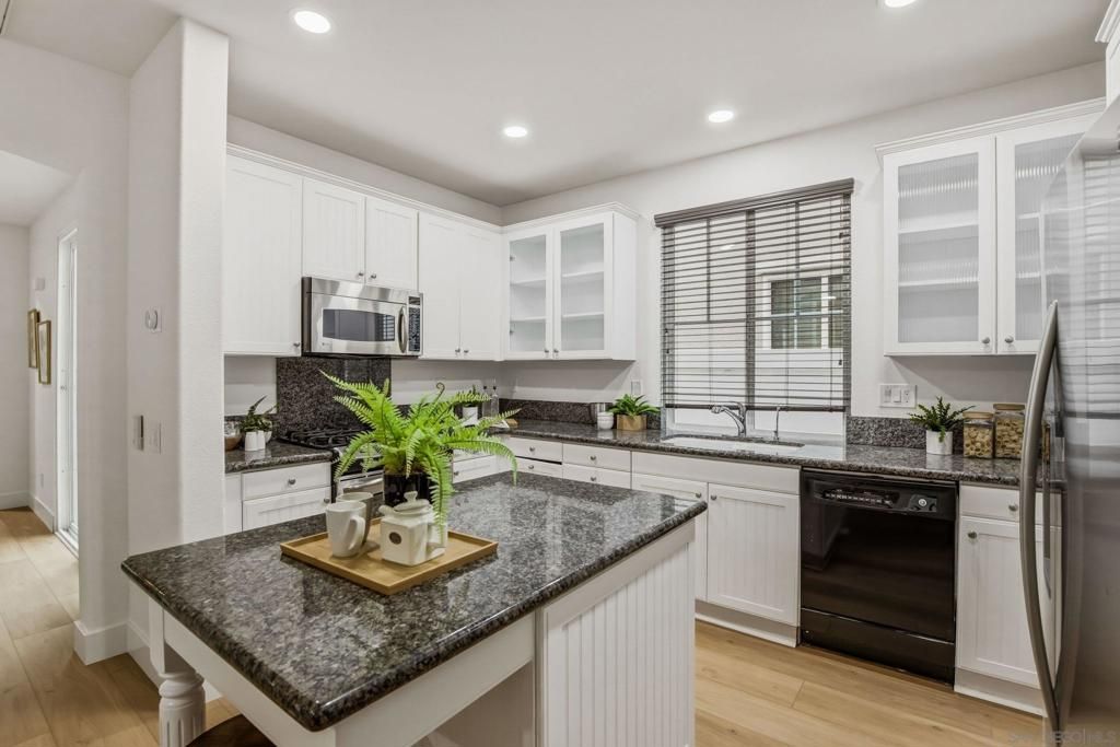 Image 24 of property listing at 28848 Laurel Ln, Temecula, CA 92591