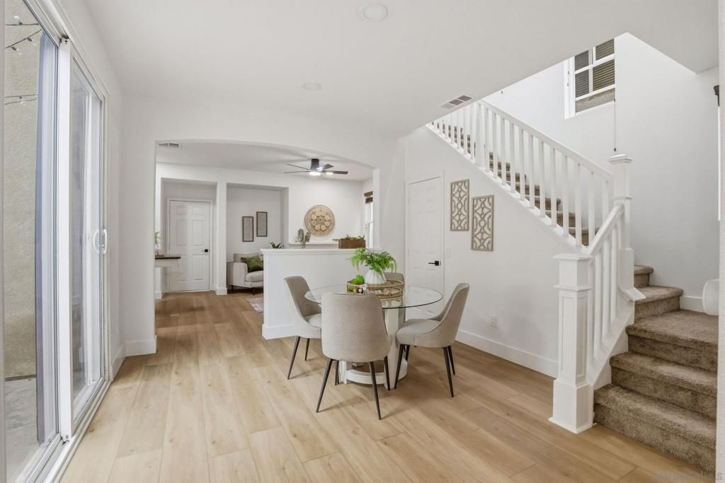 Image 3 of property listing at 28848 Laurel Ln, Temecula, CA 92591