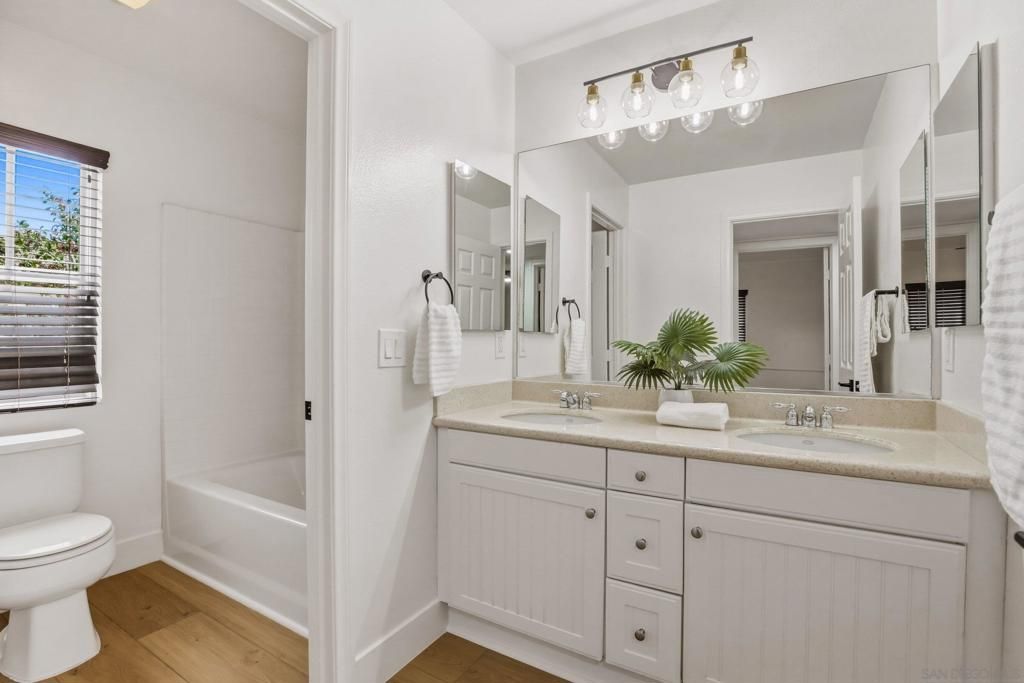 Image 33 of property listing at 28848 Laurel Ln, Temecula, CA 92591