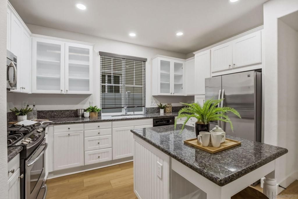 Image 7 of property listing at 28848 Laurel Ln, Temecula, CA 92591