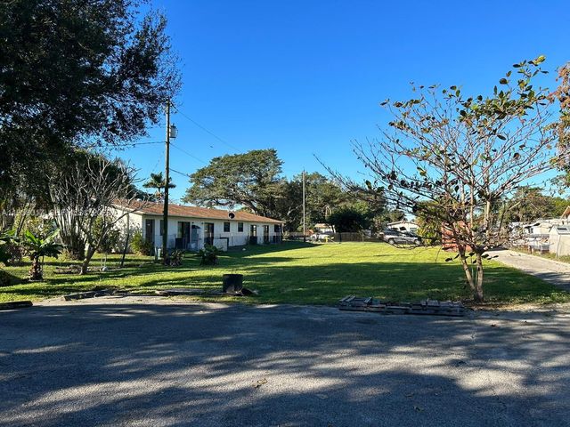 4616 SW 33rd Ave, Dania Beach, FL 33312