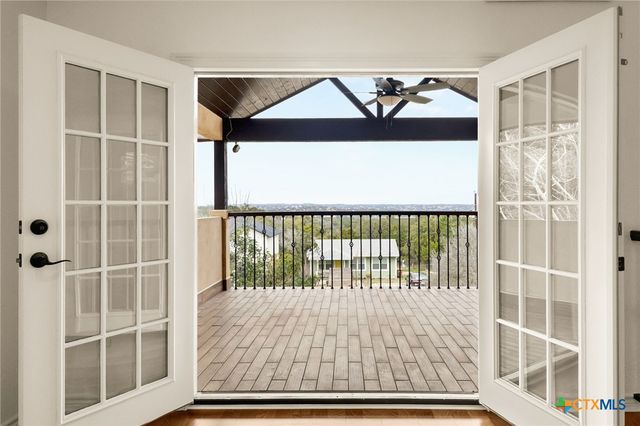 237 Wild Oak Drive, Canyon Lake, TX 78133