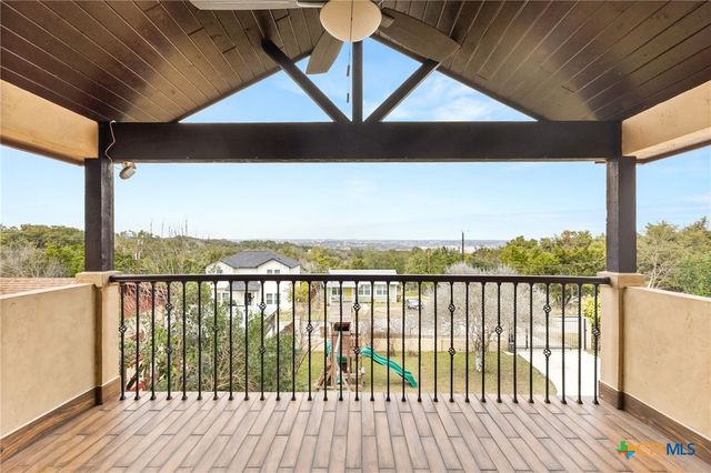 237 Wild Oak Drive, Canyon Lake, TX 78133
