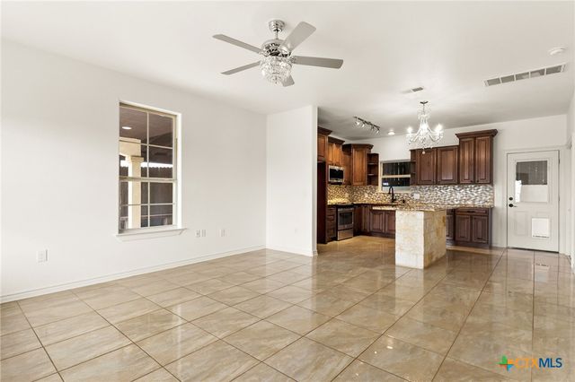 237 Wild Oak Drive, Canyon Lake, TX 78133