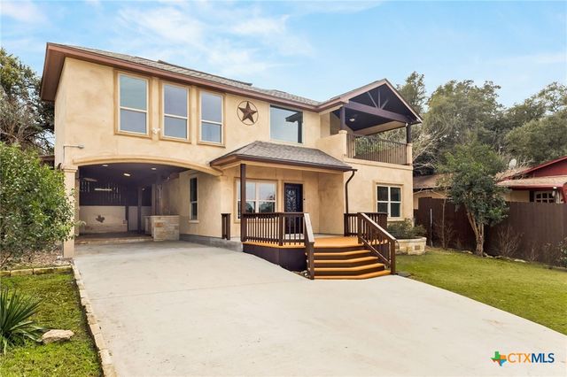 237 Wild Oak Drive, Canyon Lake, TX 78133