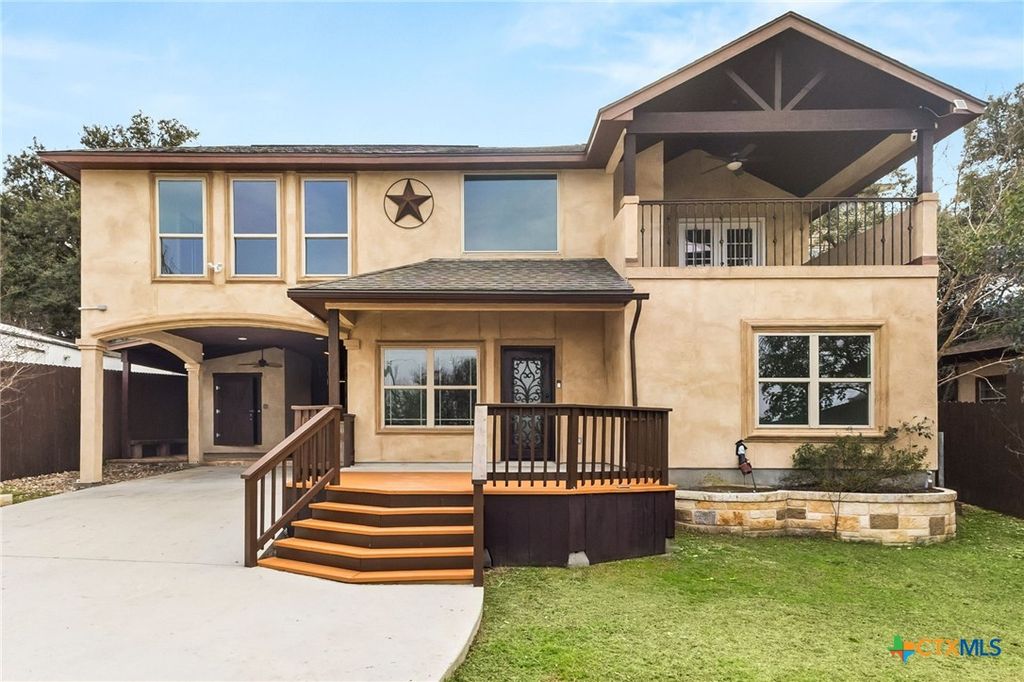 237 Wild Oak Drive, Canyon Lake, TX 78133