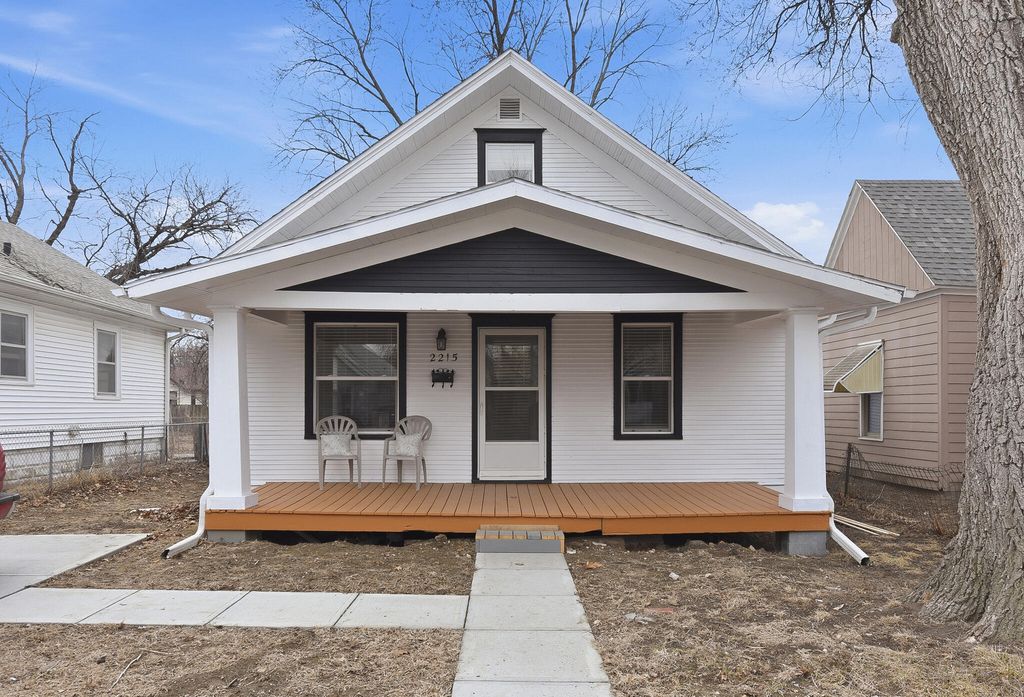2215 6TH Avenue, Council Bluffs, IA 51501