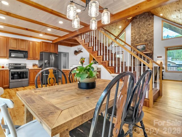 129 Hooper Haven Drive, Waynesville, NC 28786