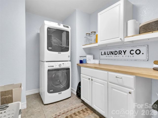 129 Hooper Haven Drive, Waynesville, NC 28786