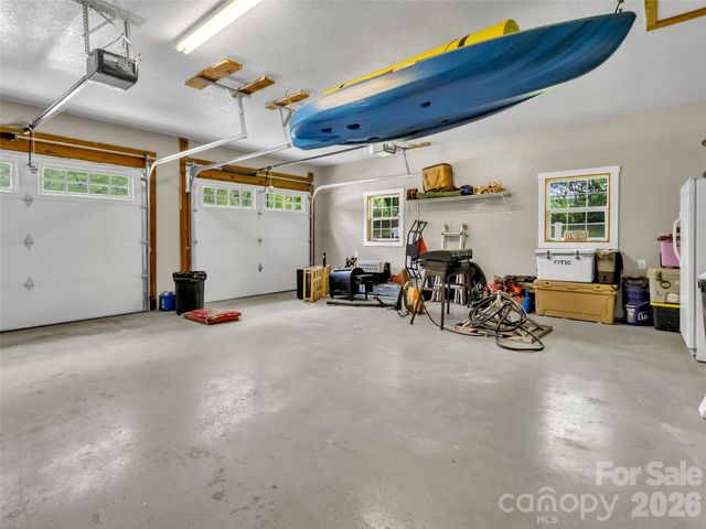 129 Hooper Haven Drive, Waynesville, NC 28786