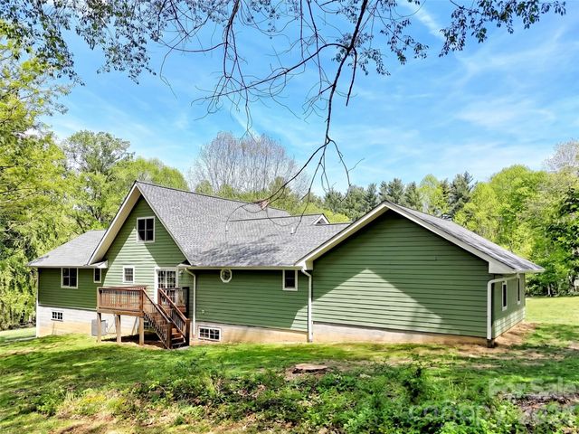 129 Hooper Haven Drive, Waynesville, NC 28786