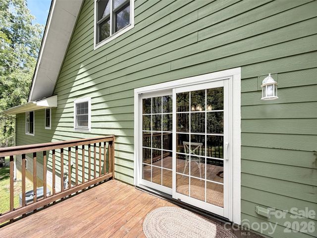 129 Hooper Haven Drive, Waynesville, NC 28786