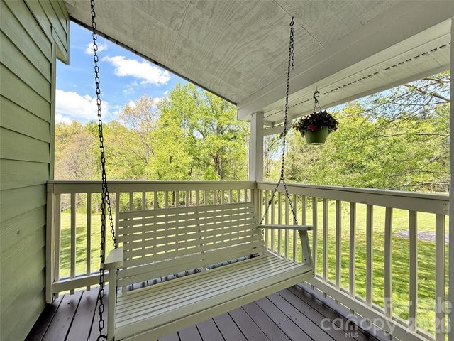 129 Hooper Haven Drive, Waynesville, NC 28786