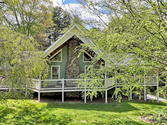 129 Hooper Haven Drive, Waynesville, NC 28786