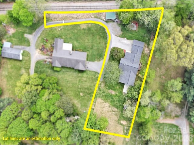 129 Hooper Haven Drive, Waynesville, NC 28786