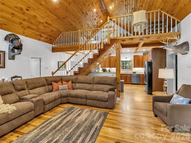 129 Hooper Haven Drive, Waynesville, NC 28786