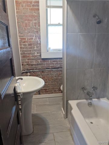 1036 Theobald Street, St Louis, MO 63147