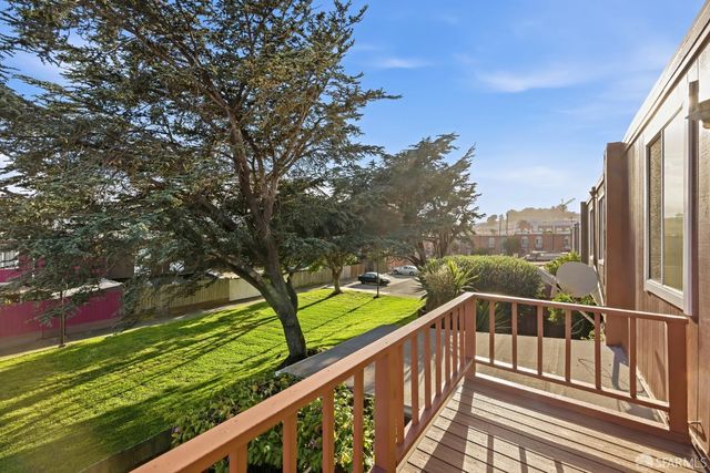 44 Burr Avenue, San Francisco, CA 94134
