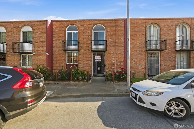 44 Burr Avenue, San Francisco, CA 94134