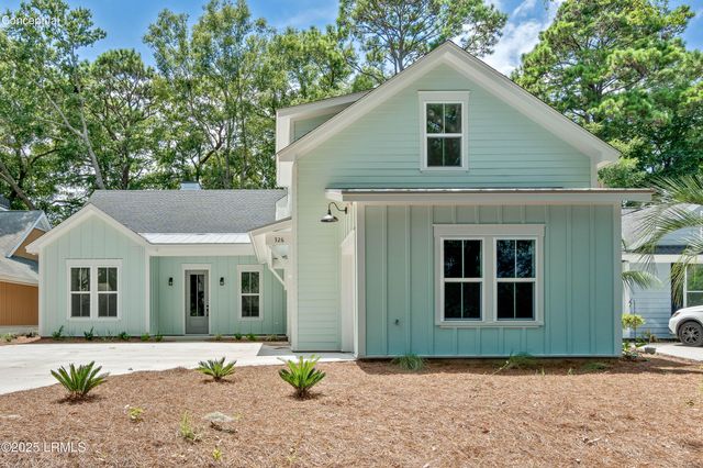 14 Grande Oaks Way, Beaufort, SC 29907
