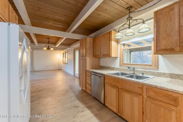 40 Linwood Court, Bloomington, NY 12411