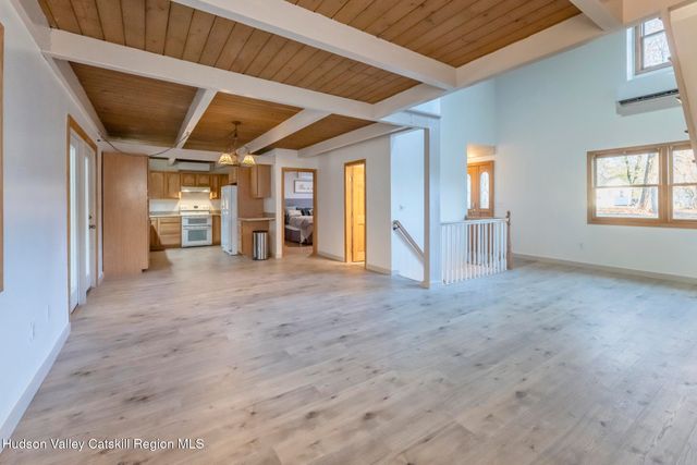 40 Linwood Court, Bloomington, NY 12411