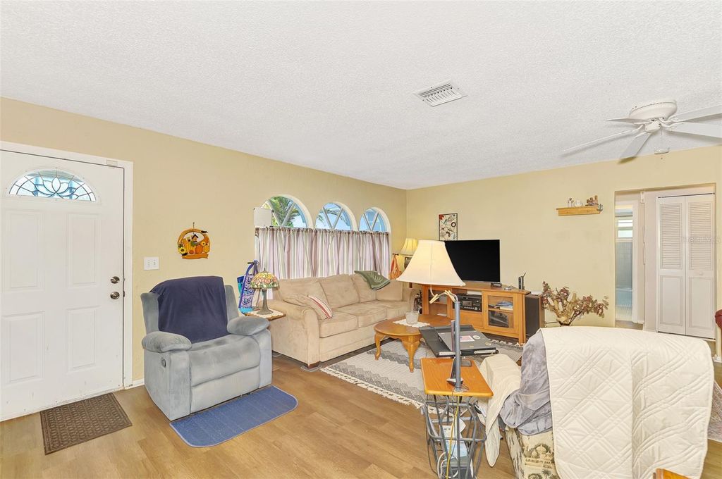 Image 9 of property listing at 6282 FABIAN ROAD, North Port, FL 34287