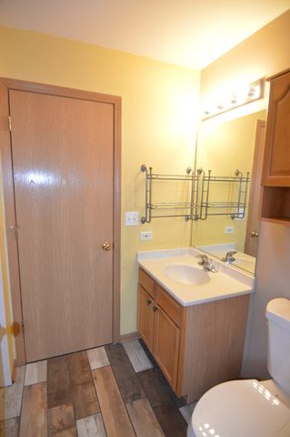 842 Amelia Court, Grayslake, IL 60030