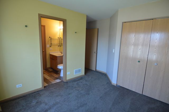 842 Amelia Court, Grayslake, IL 60030