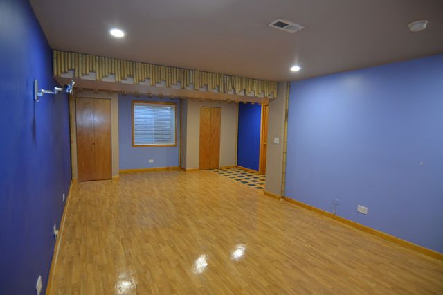 842 Amelia Court, Grayslake, IL 60030