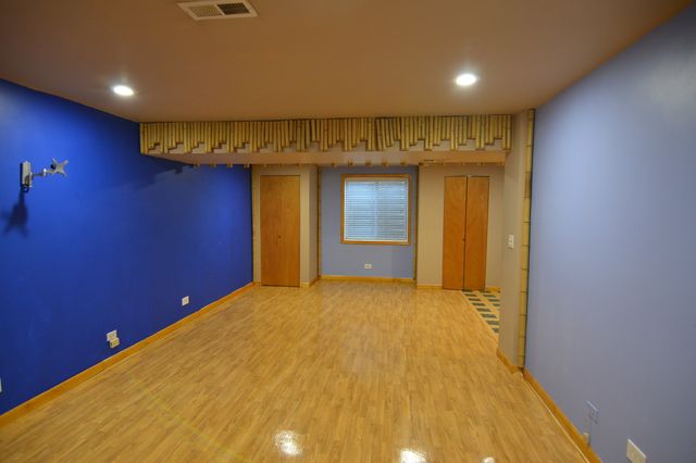 842 Amelia Court, Grayslake, IL 60030