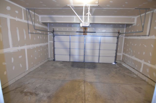 842 Amelia Court, Grayslake, IL 60030