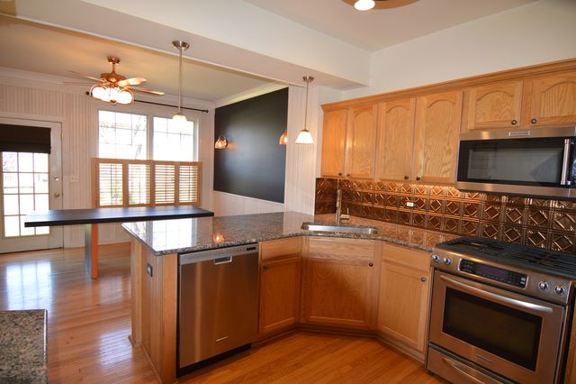 842 Amelia Court, Grayslake, IL 60030