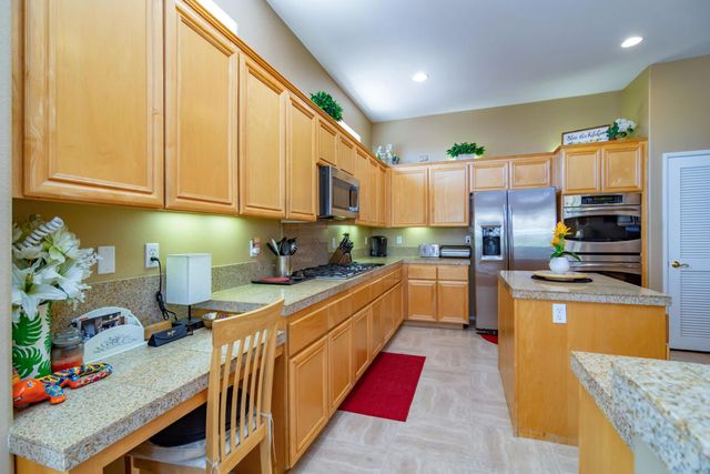 75720 W Heritage, Palm Desert, CA 92211