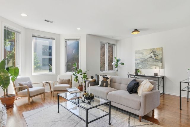 830 N HERMITAGE Avenue 2, Chicago, IL 60622