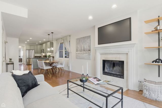 830 N HERMITAGE Avenue 2, Chicago, IL 60622